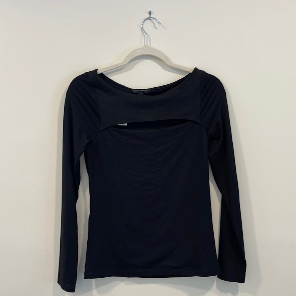 Banana Republic: Boat-Neck Cut Out Top- NWT